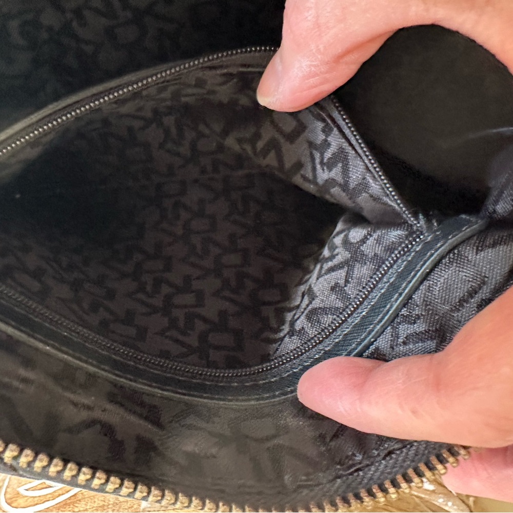 DKNY Quilted Lamb Leather Crossbody Bag Black - Picture 11 of 13